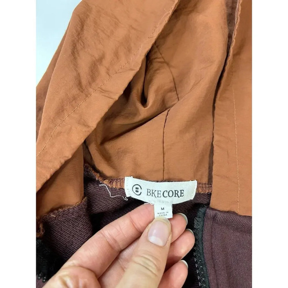 BKE Core Jacket Mens Medium Windbreaker Full Zip Hooded Maroon Gorpcore - Picture 6 of 9